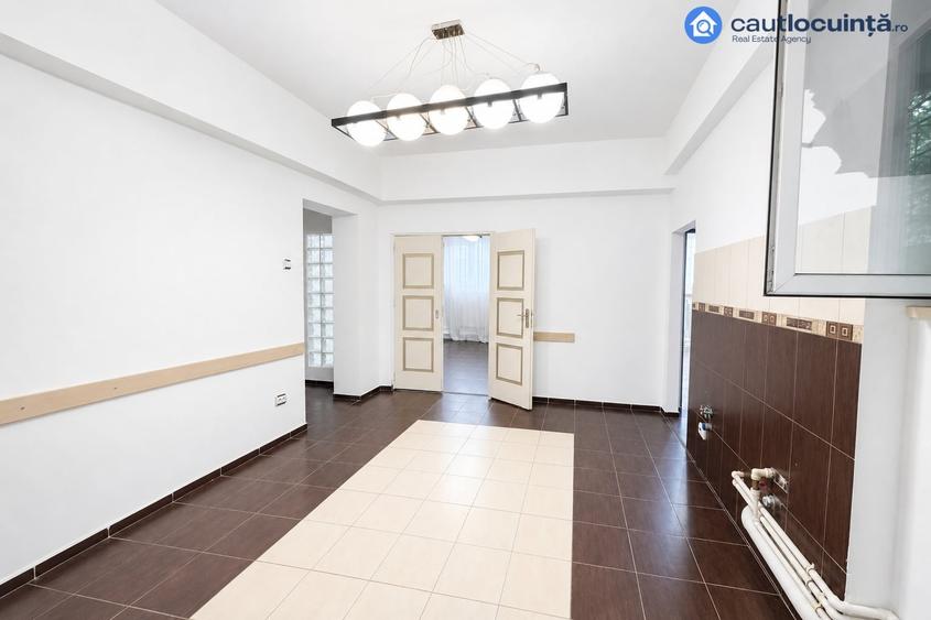 Apartament cu 3 camere în P-ța Romană