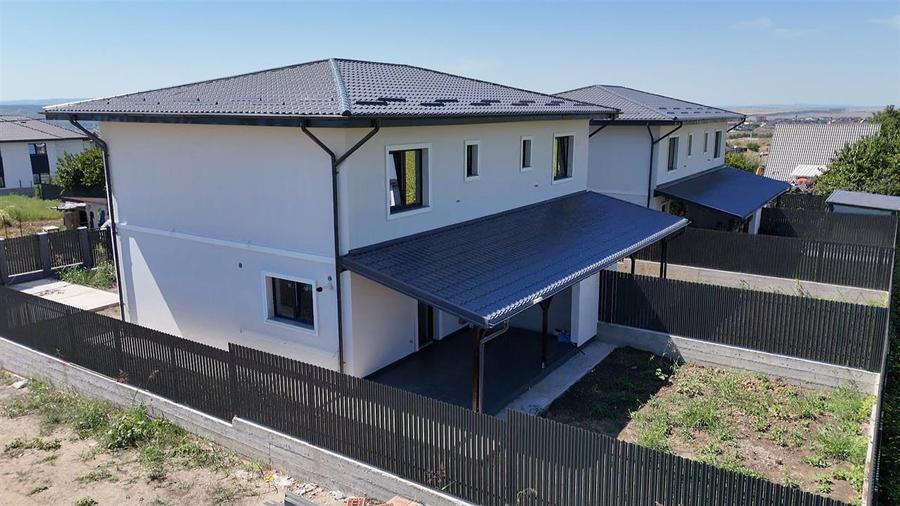 Duplex cu 4 camere cu Canalizare în Valea Lupului
