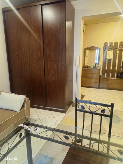 Apartament cu 2 camere semidecomandat în Obor