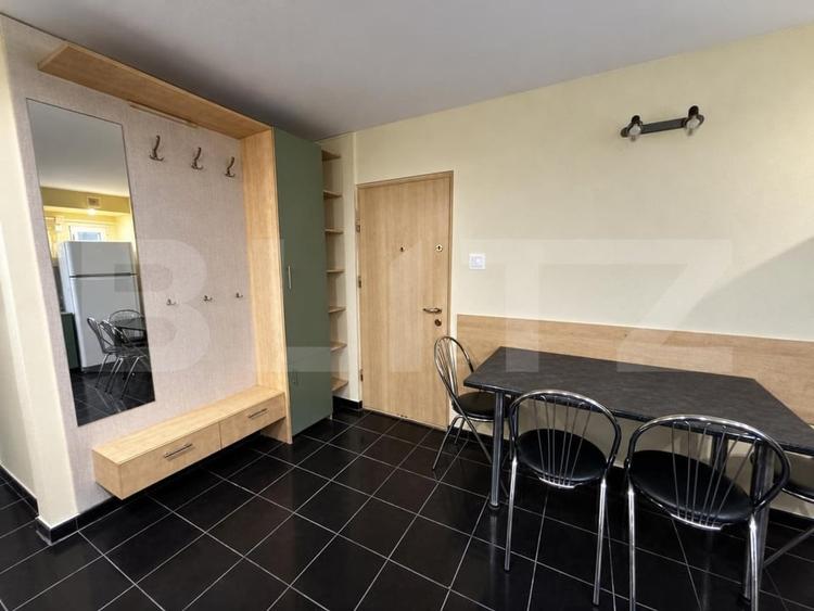 Apartament cu 3 camere decomandat, mobilat în Aradului