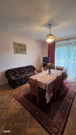 Casă cu 3 camere în Bercu Roșu