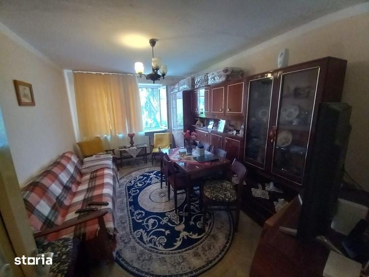 Apartament cu 3 camere decomandat în Săsar