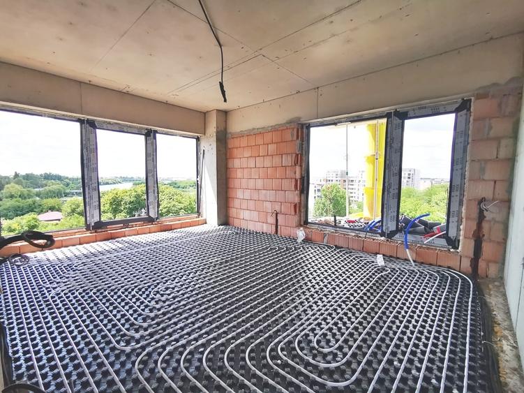 Apartament cu 3 camere decomandat în Sisești