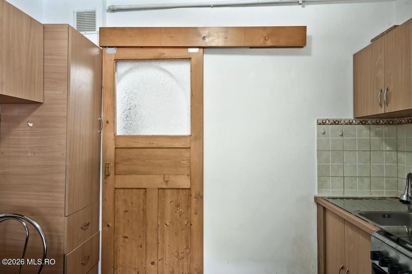 Apartament cu 3 camere decomandat, mobilat în Mehala