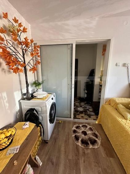 Apartament cu 2 camere, 35 mp, parcare, zona Micro 3 - 4