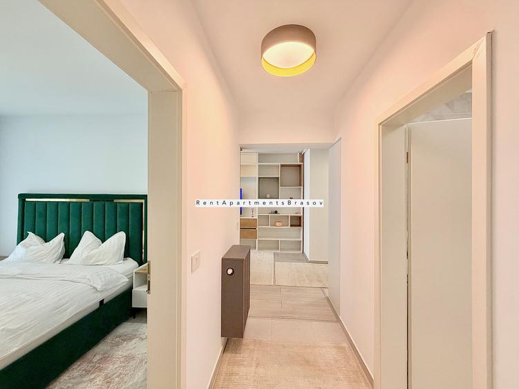 Apartament cu 3 camere decomandat în Tractorul