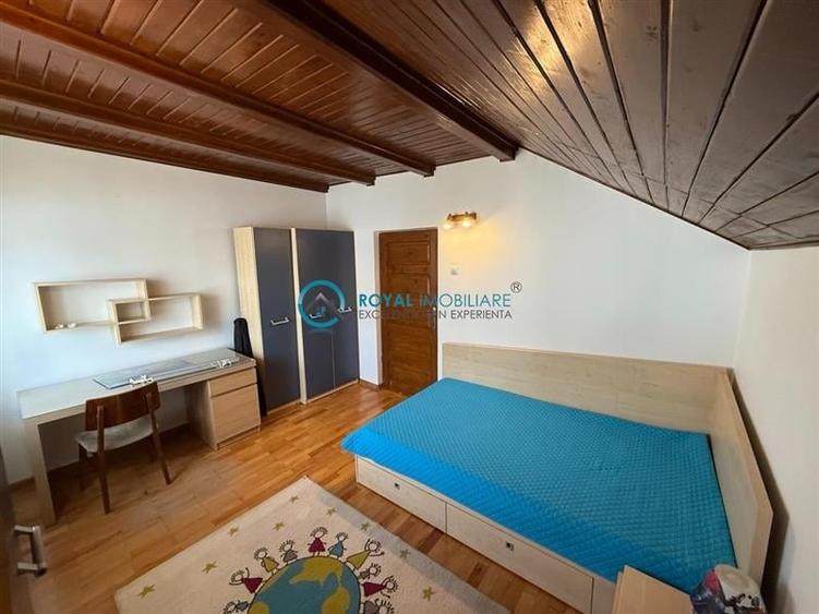 Casă individuală cu 7 camere cu Canalizare în Cioceanu