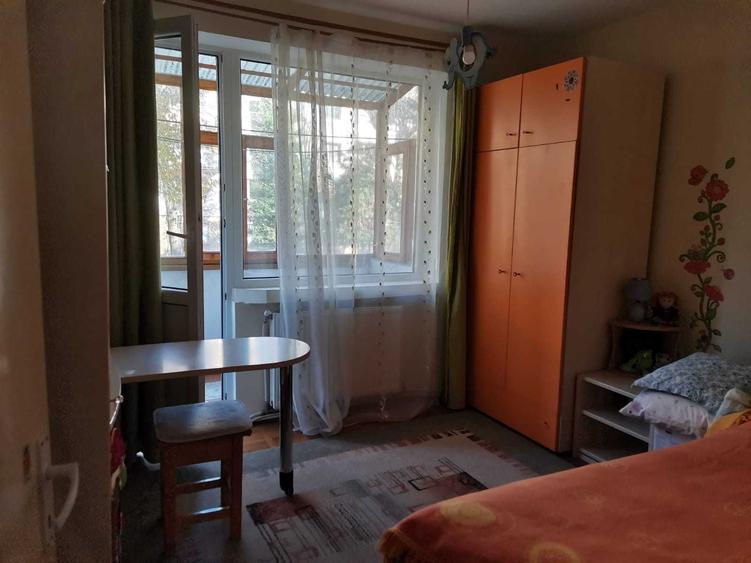 Apartament cu 4 camere decomandat în Săsar