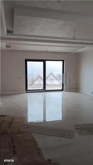 Casă cu 4 camere cu Teren 750 Mp în Aroneanu