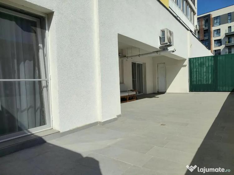 Apartament cu 2 camere decomandat în Titan