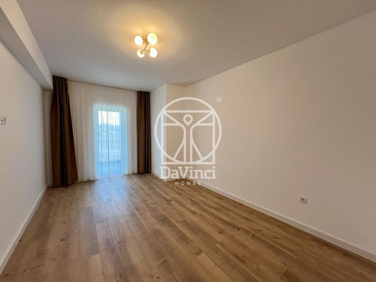 Apartament cu 3 camere semidecomandat în Exterior Vest