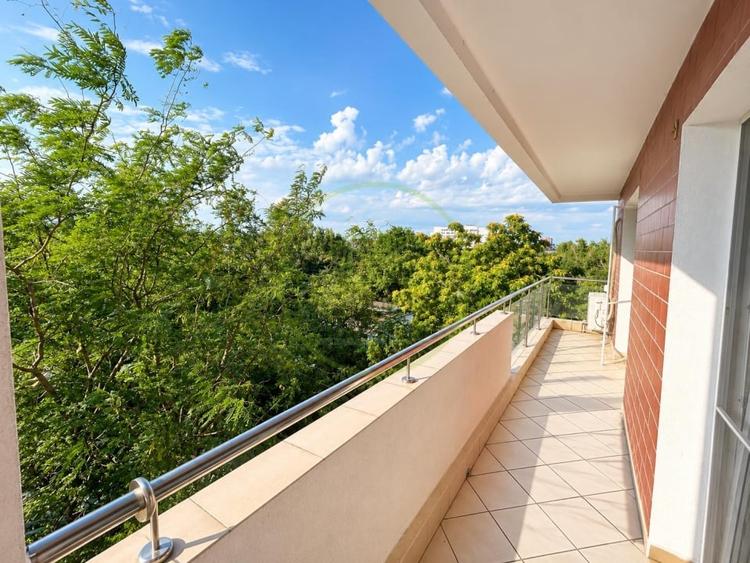 Apartament cu 3 camere decomandat, mobilat în Bucureștii Noi
