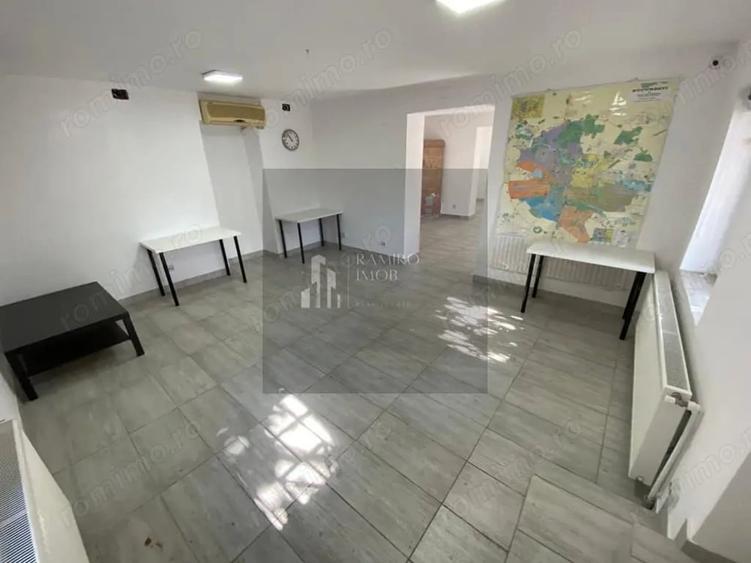 Apartament cu 6 camere semidecomandat în Mărășești
