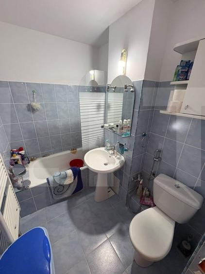 Apartament cu 2 camere semidecomandat, mobilat în Sud