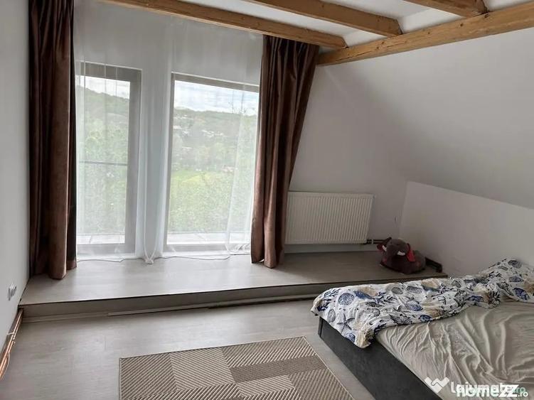 Casă cu 5 camere cu Teren 3029 Mp în Central