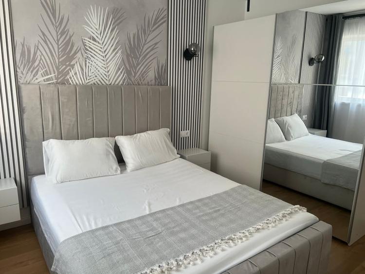 Apartament cu 2 camere decomandat, mobilat în Central