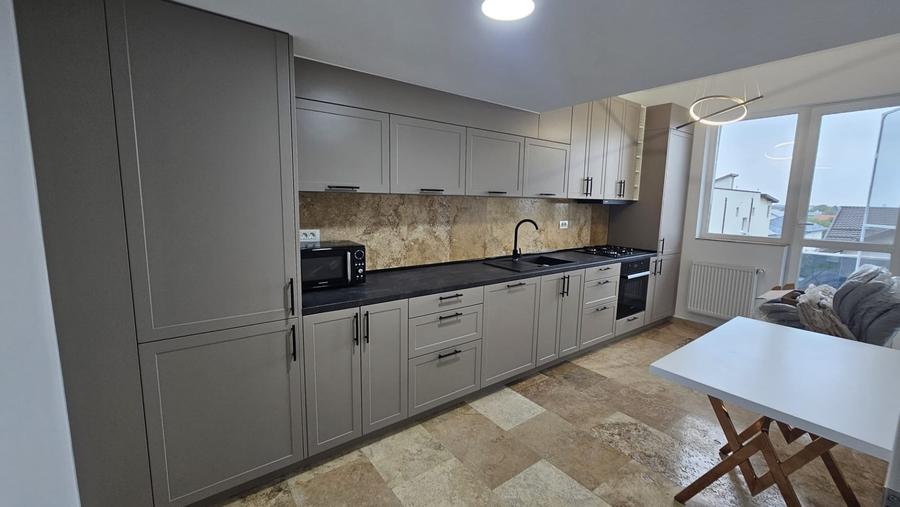 Apartament cu 3 camere decomandat, mobilat în Popești-Leordeni