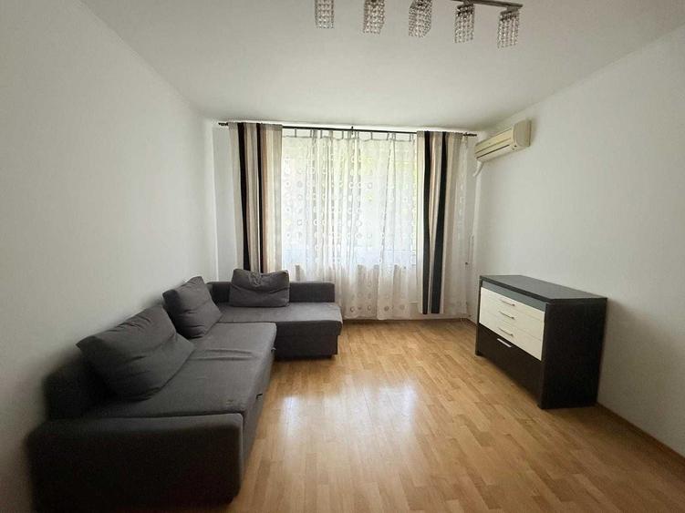 Apartament cu 3 camere decomandat, mobilat în Apusului