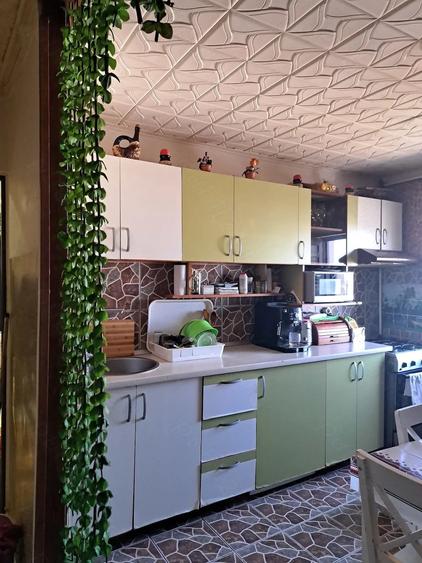 Apartament cu 2 camere semidecomandat în Pod