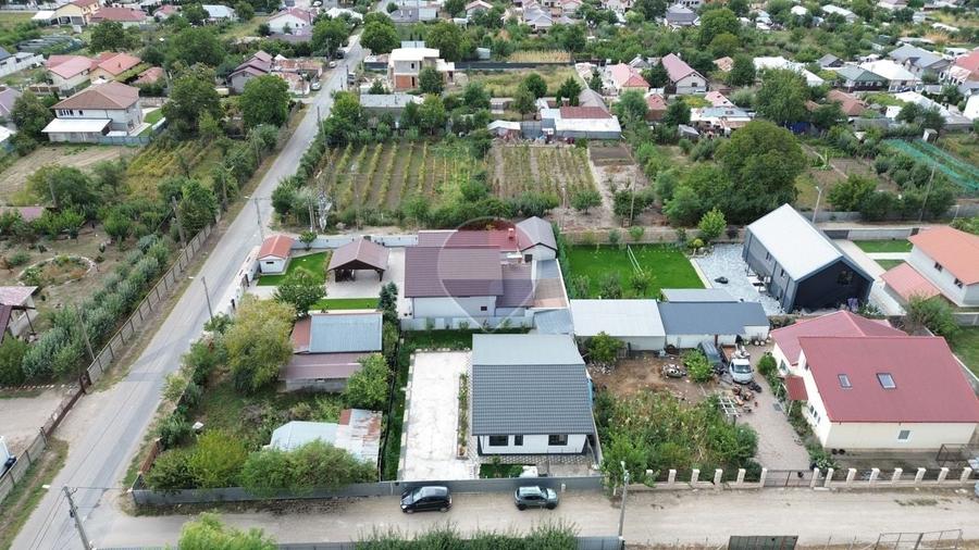 Casă individuală cu 4 camere cu Teren 492 Mp în Vânători