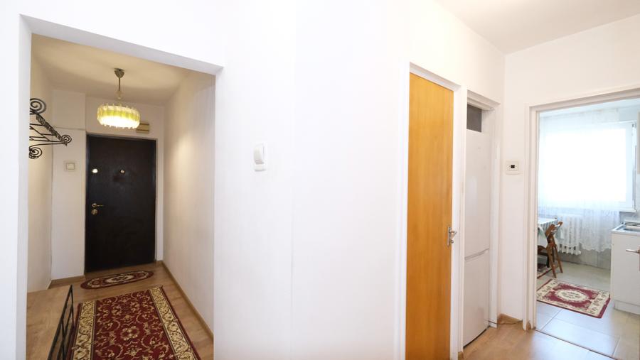 Apartament cu 2 camere decomandat în Drumul Taberei