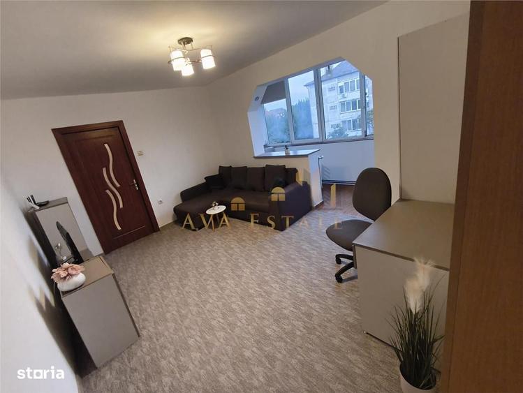 Apartament cu 3 camere semidecomandat în Cetății