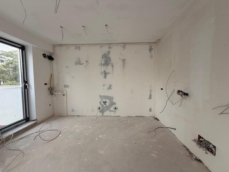 Apartament cu 3 camere decomandat în P-ța Muncii