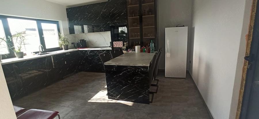 Casă cu Teren 1100 Mp în Mândruloc
