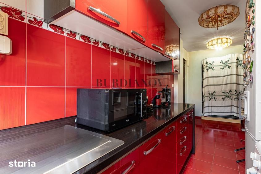 Apartament cu 4 camere în Decebal