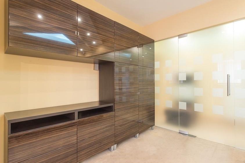 Apartament cu 4 camere decomandat, mobilat în Libertății