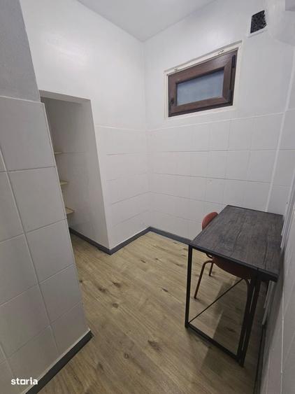 Apartament cu 3 camere nedecomandat, mobilat în Victoriei