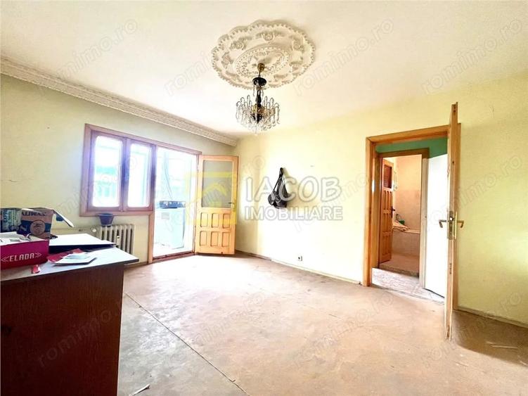 Apartament cu 3 camere în Mioriței