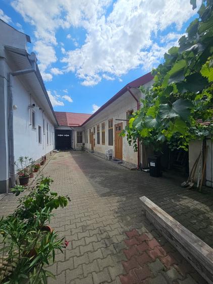 Casă individuală cu 4 camere cu Teren 489 Mp în Central