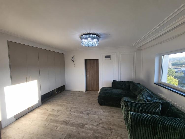 Apartament cu 3 camere semidecomandat în Vișani