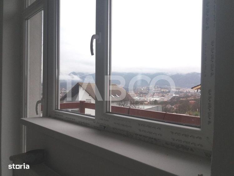 Apartament cu 3 camere decomandat în Central — fotografia 3