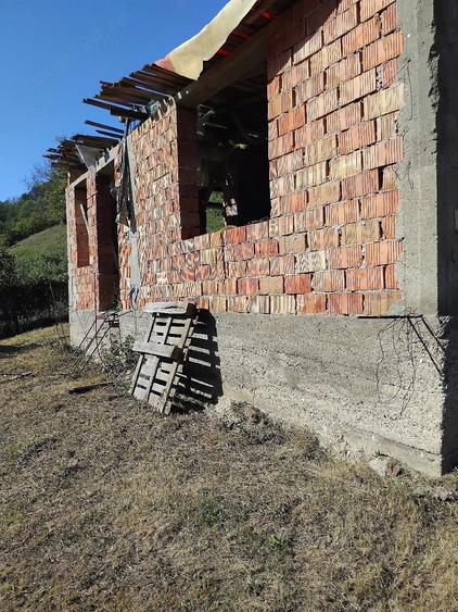 Teren de 1308 mp, în Golești