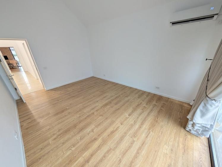 Casă individuală cu 5 camere cu Canalizare în Corbeanca