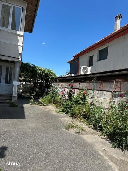 Casă cu 3 camere cu Canalizare în Central