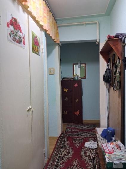 Apartament cu 3 camere semidecomandat în Tineretului