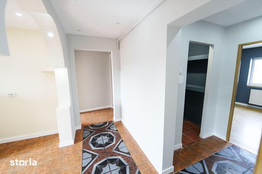 Apartament cu 4 camere decomandat, mobilat în Craiovița Nouă