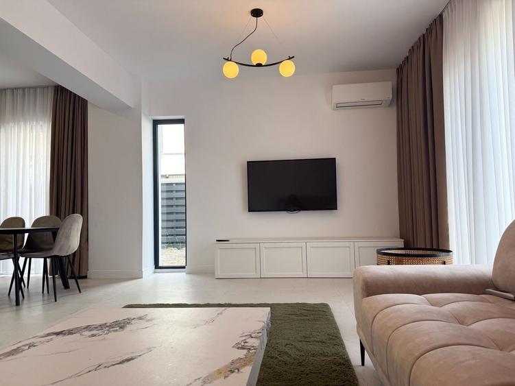 Duplex cu 4 camere cu Piscina în Corbeanca