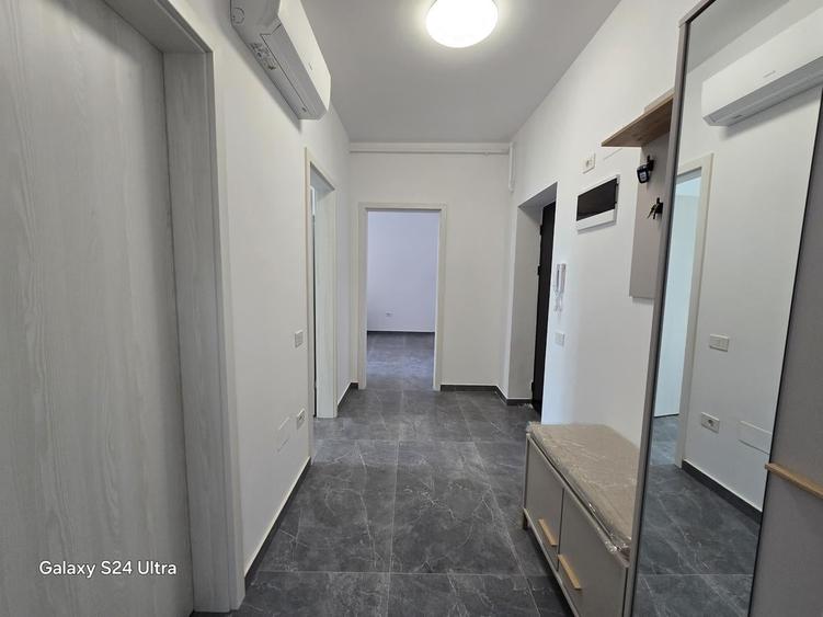 Apartament cu 2 camere decomandat în Apărătorii Patriei