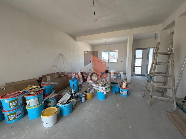 Duplex cu 4 camere cu Canalizare în Săcălaz