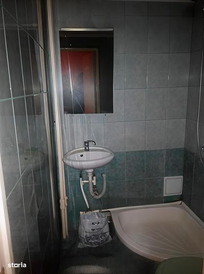Garsonieră decomandată în Rogerius
