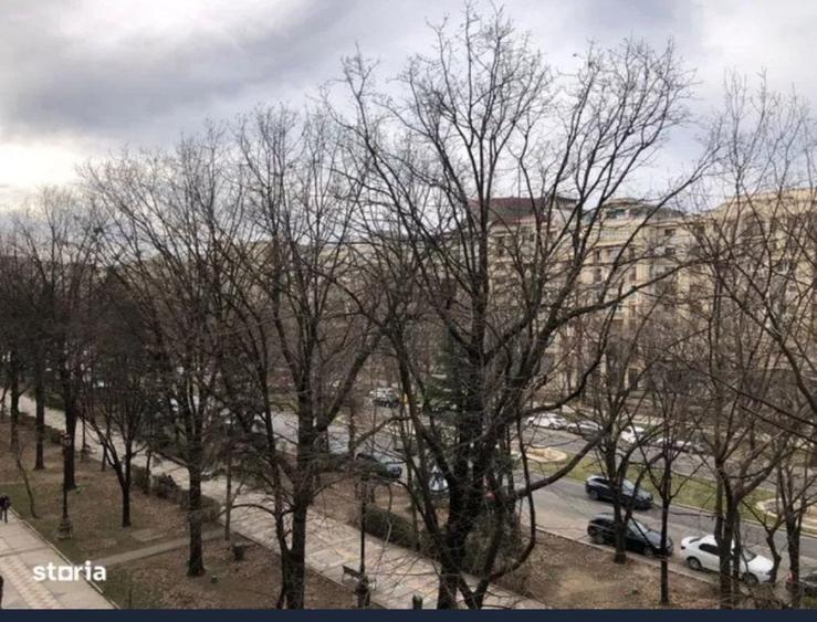 Apartament cu 4 camere decomandat în Unirii