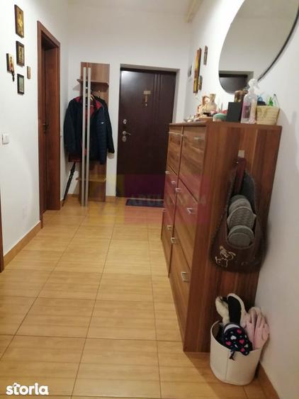 Apartament cu 3 camere, mobilat în Central