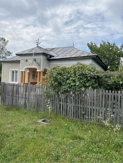 Casă cu 3 camere în Suseni