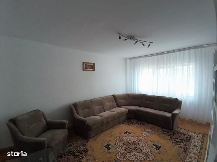 Apartament cu 3 camere decomandat în Sfântu Ilie