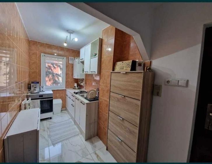 Apartament cu 2 camere semidecomandat în Florilor