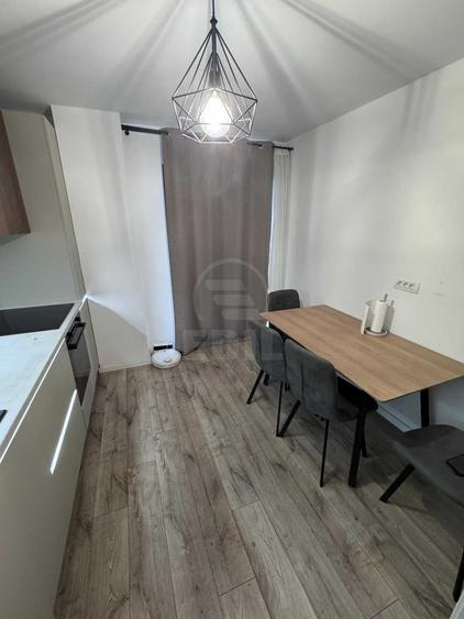 Apartament cu 2 camere decomandat în Florești